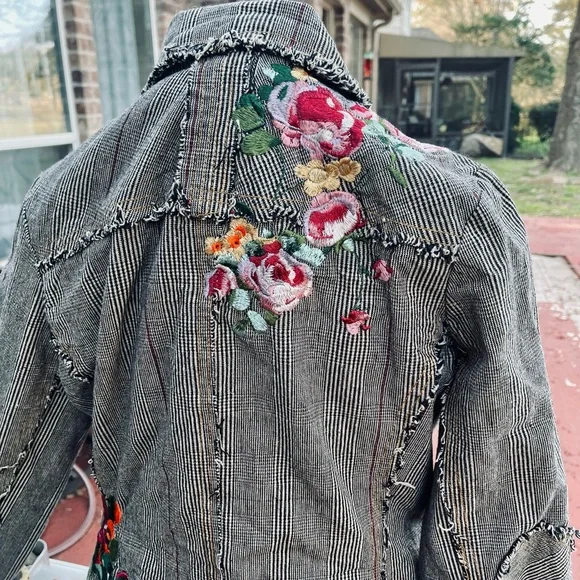 Paparazzi Houndstooth Blazer with Embroidered Flowers Women Size Large - Picture 8 of 15